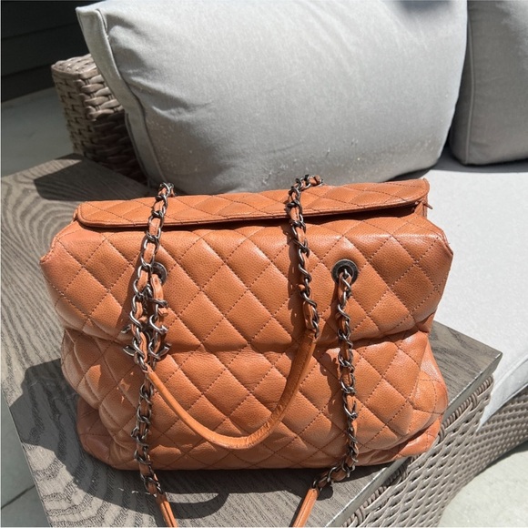 TRADES WELCOME Chanel Tan Quilted Caviar Leather Large Shopping Tote - Picture 3 of 7